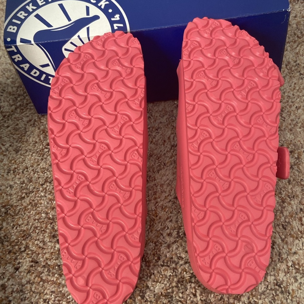 New- Birkenstock women Arizona essentials size 9 US color is Watermelon - Picture 3 of 4